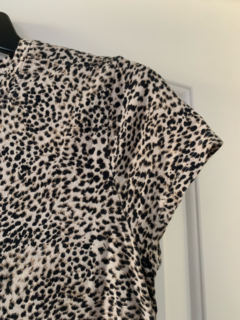 Athleta Women's Short Sleeve Cream and Black Cotton Leopard Print Top Small - Picture 3 of 9